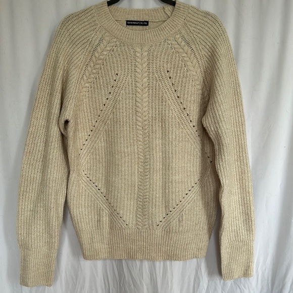 Sweaters - Beige knit  sweater ✨